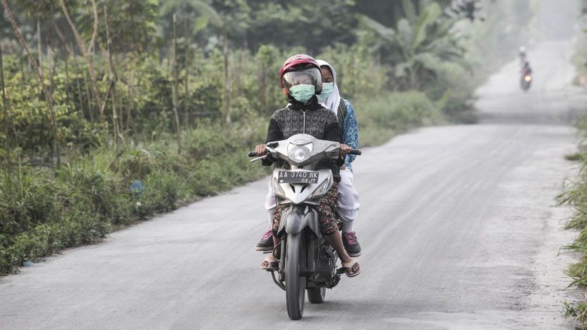 Hujan Abu Vulkanik Gunung Merapi, Jarak Pandang Terbatas - Bagian 1