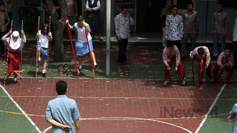 Hilangkan Trauma Bom, Siswa SD Muhammadiyah dan Santa Clara Bermain Bersama - Bagian 4
