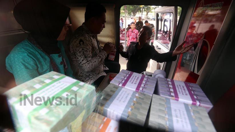 BI Layani Penukaran Uang di Lapangan Kodam V Brawijaya Surabaya - Bagian 2