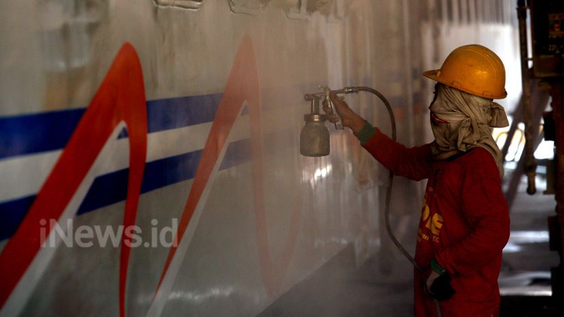 Balai Yasa Gubeng Surabaya Kebut Penyelesaian Kereta Api Lebaran - Bagian 5