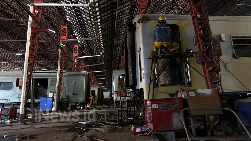 Balai Yasa Gubeng Surabaya Kebut Penyelesaian Kereta Api Lebaran - Bagian 6