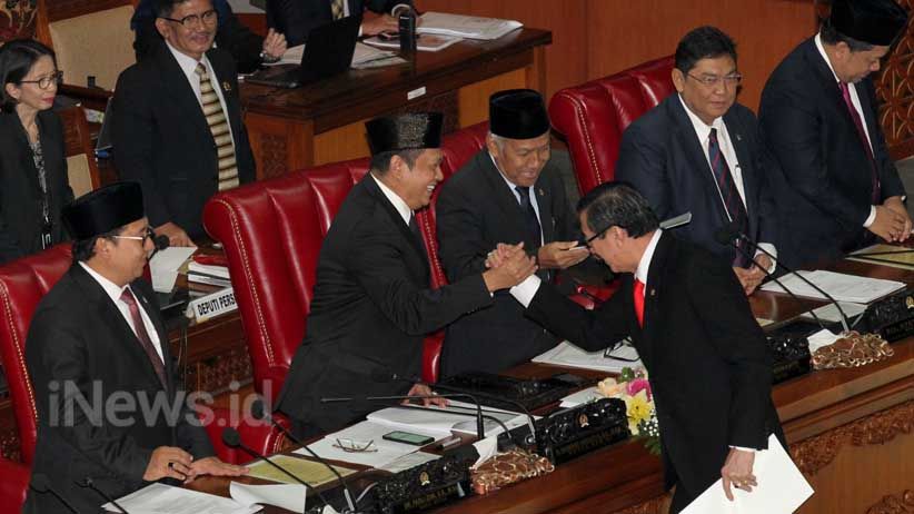 DPR Sahkan RUU Terorisme Jadi Undang-Undang - Bagian 1