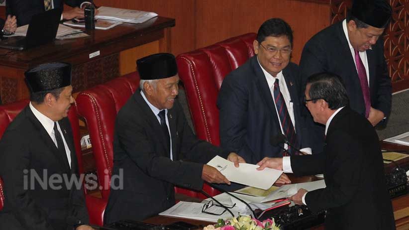 DPR Sahkan RUU Terorisme Jadi Undang-Undang - Bagian 3