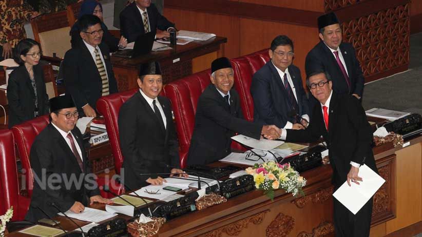 DPR Sahkan RUU Terorisme Jadi Undang-Undang - Bagian 2