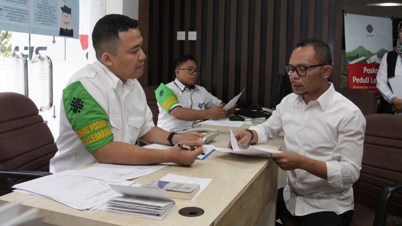 Menaker Buka Posko Pengaduan THR Lebaran 2018 - Bagian 1
