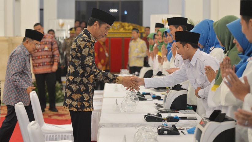 Presiden Jokowi dan Wapres JK Bayar Zakat di Istana Negara - Bagian 1