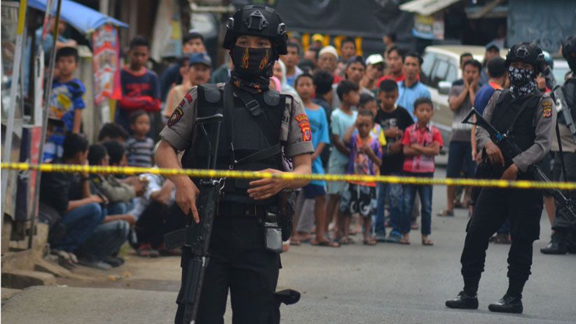 Densus 88 Geledah Rumah Terduga Teroris di Tasikmalaya - Bagian 2