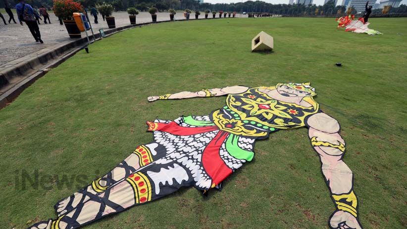 Melihat Keindahan Layang-Layang India-Indonesia Kite Exhibition di Monas - Bagian 6