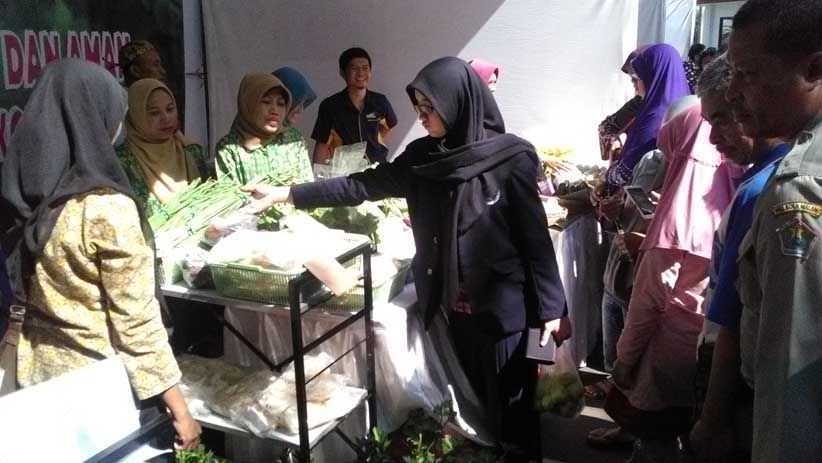 Ribuan Warga Kota Malang Serbu Pasar Murah Ramadan - Bagian 5