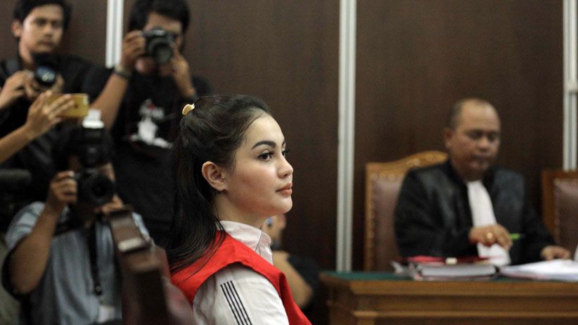 Ekspresi Jennifer Dunn Jalani Sidang Pleidoi Kasus Narkoba - Bagian 2