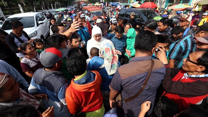 Khofifah Berdialog dengan Pedagang Pasar Kaget Tugu Pahlawan Surabaya - Bagian 4