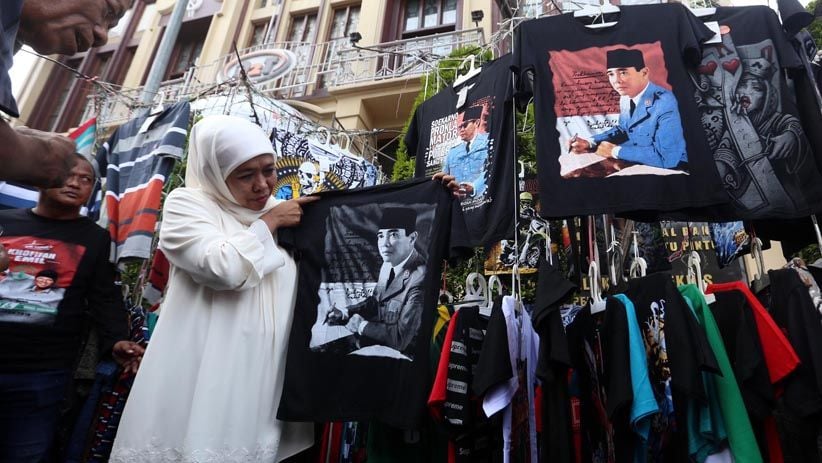 Khofifah Berdialog dengan Pedagang Pasar Kaget Tugu Pahlawan Surabaya - Bagian 1