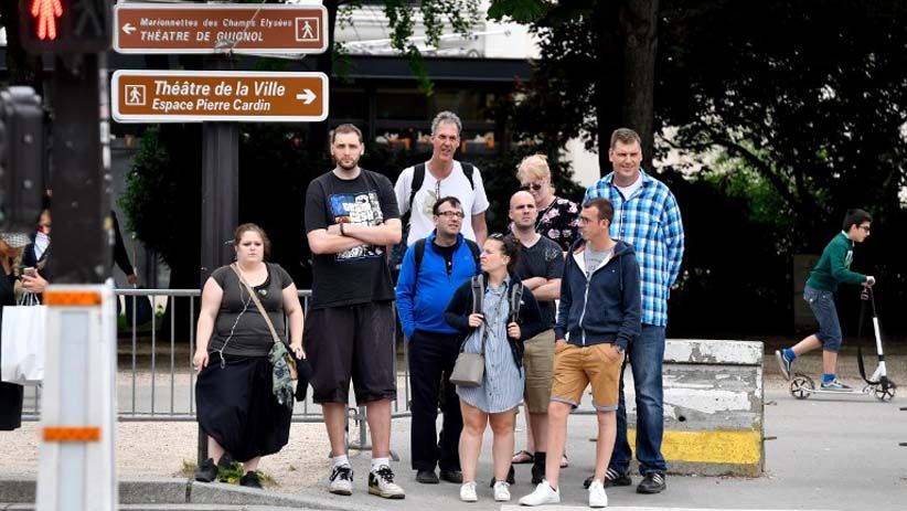 Pria-Pria Tertinggi di Dunia Berkumpul Bikin Heboh Warga Paris - Bagian 2