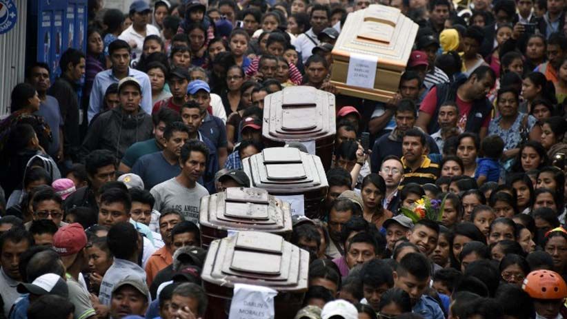 Ribuan Warga Guatemala Iringi Pemakaman Korban Erupsi Gunung Fuego - Bagian 2