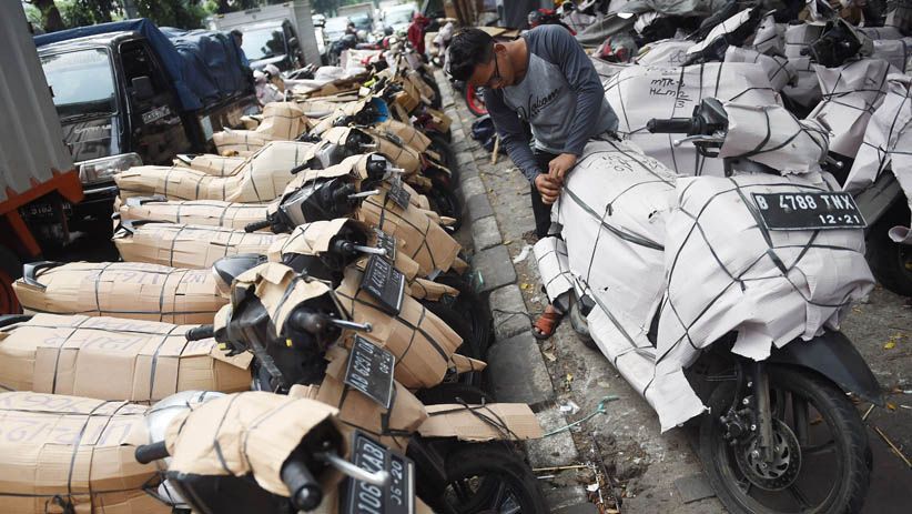 Pengiriman Paket Motor di Stasiun Senen Meningkat Jelang Lebaran - Bagian 2
