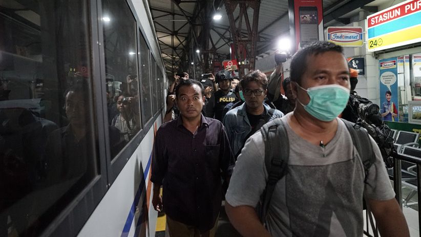 Foto Bupati Purbalingga Tasdi Salam Metal saat Ditangkap KPK - Bagian 5