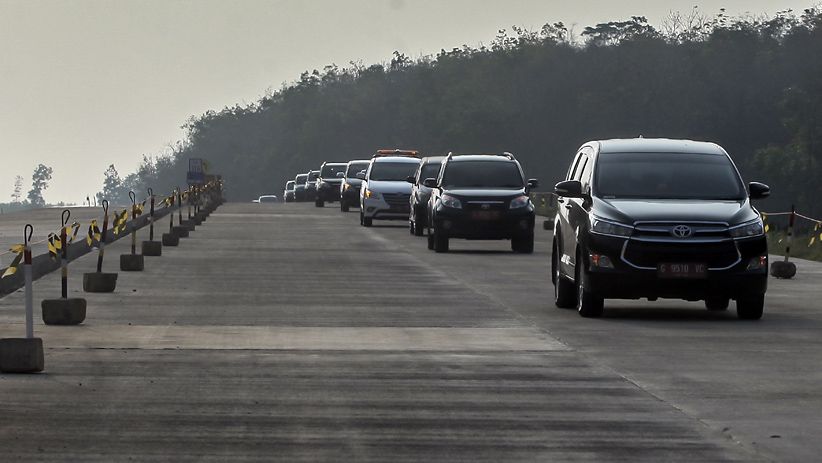 Hati-Hati, Jalan Tol Fungsional Semarang-Batang Tanpa Lampu Penerangan - Bagian 3