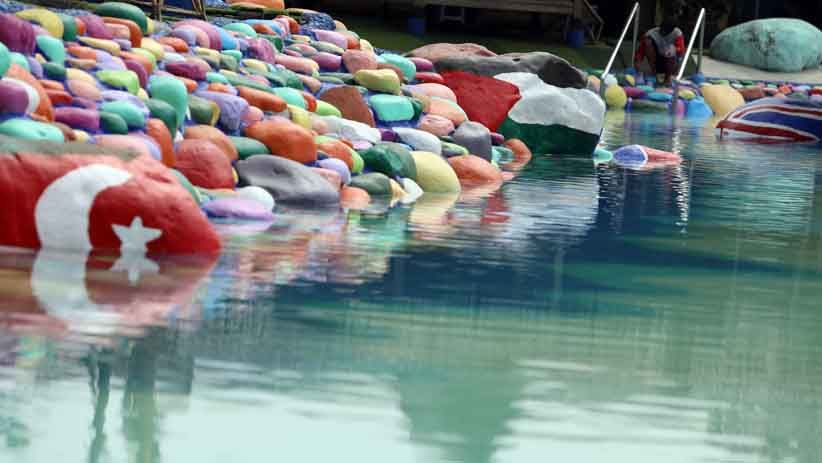 Batu-Batu Cikao Water Park Dihiasi Bendera Peserta Piala Dunia 2018 - Bagian 6