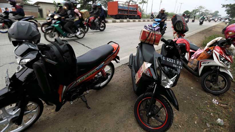 Abaikan Keselamatan, Pemudik Motor Bawa Muatan Melebihi Kapasitas - Bagian 5