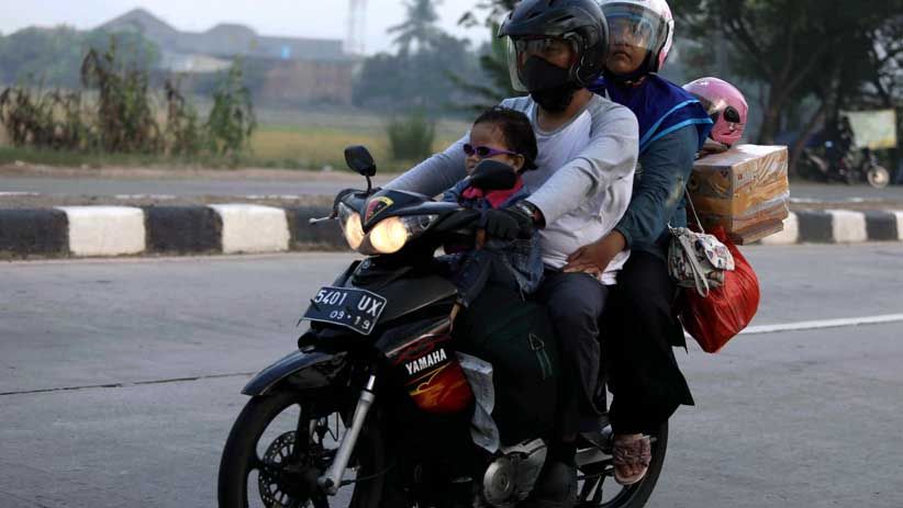 Abaikan Keselamatan, Pemudik Motor Bawa Muatan Melebihi Kapasitas - Bagian 4