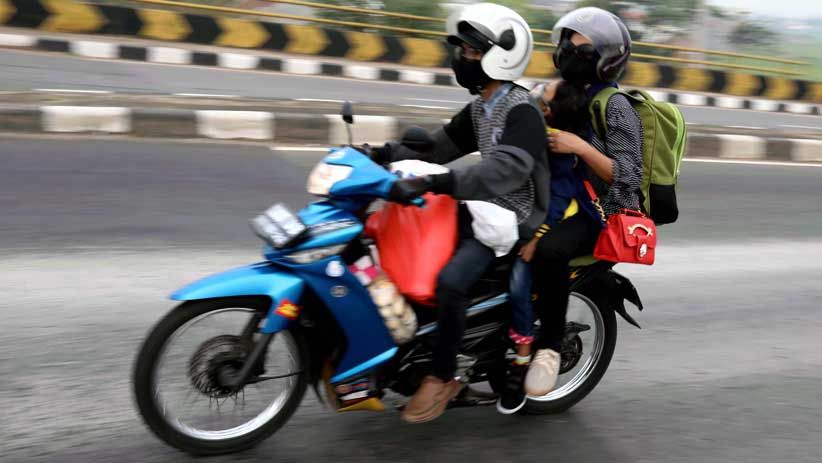 Abaikan Keselamatan, Pemudik Motor Bawa Muatan Melebihi Kapasitas - Bagian 2
