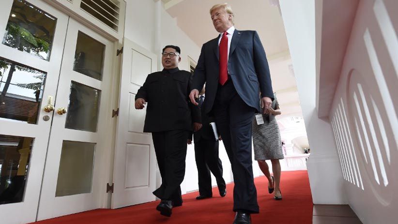 Momen Akrab 48 Menit Pertemuan Donald Trump dan Kim Jong Un - Bagian 10