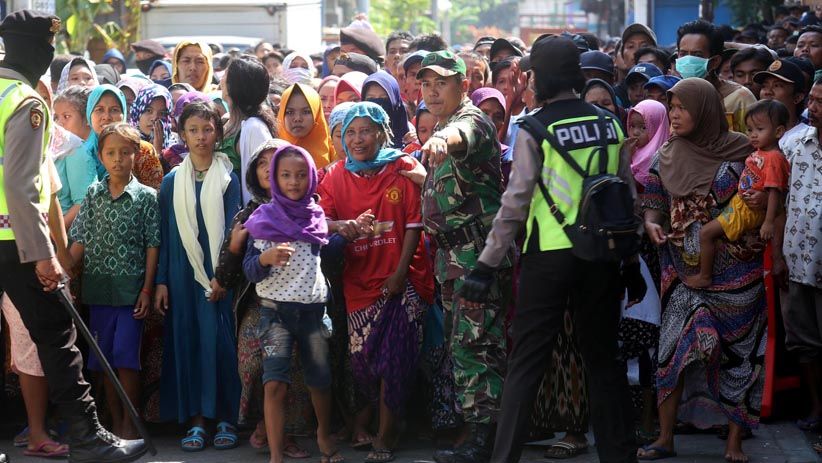 Ribuan Warga Antre Pembagian Zakat Mal di Surabaya - Bagian 5