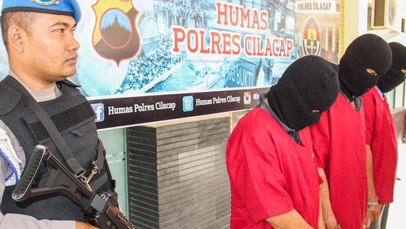 Polisi Tangkap Sipir dan Napi Pengedar Narkoba di LP Pasir Putih Nusakambangan - Bagian 2