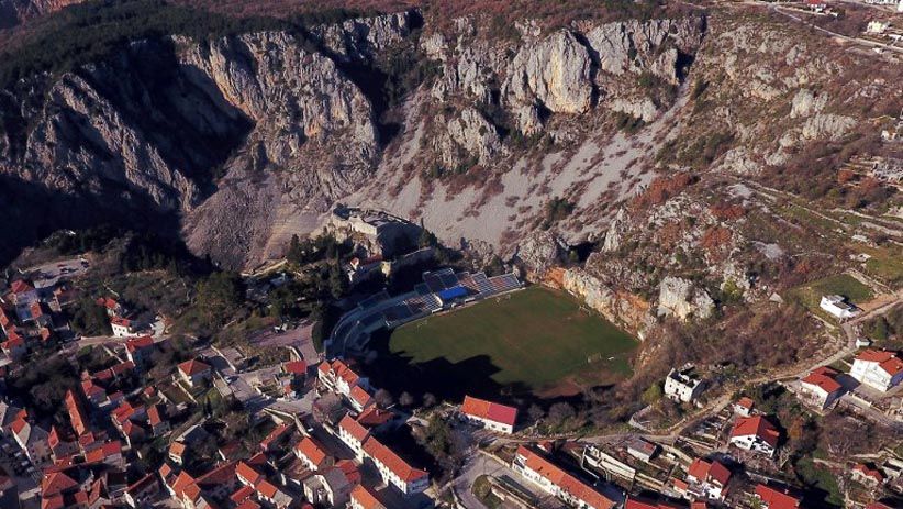 Foto-Foto Lapangan Sepak Bola Terunik dan Terindah di Dunia - Bagian 4