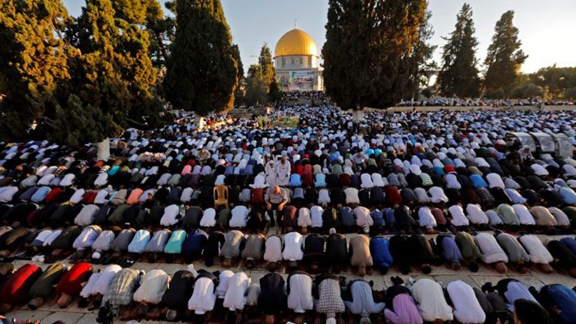 Ribuan Warga Palestina Rayakan Idul Fitri di Masjid Al-Aqsa - Bagian 2