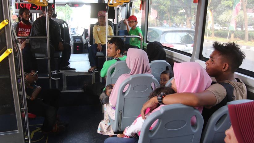 Antusiasme Warga Naik Bus Tingkat Gratis Keliling Kota Jakarta - Bagian 5