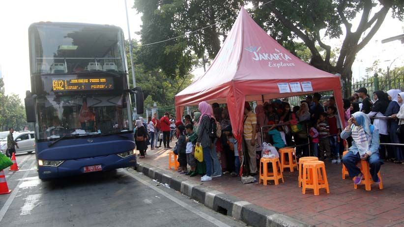 Antusiasme Warga Naik Bus Tingkat Gratis Keliling Kota Jakarta - Bagian 4