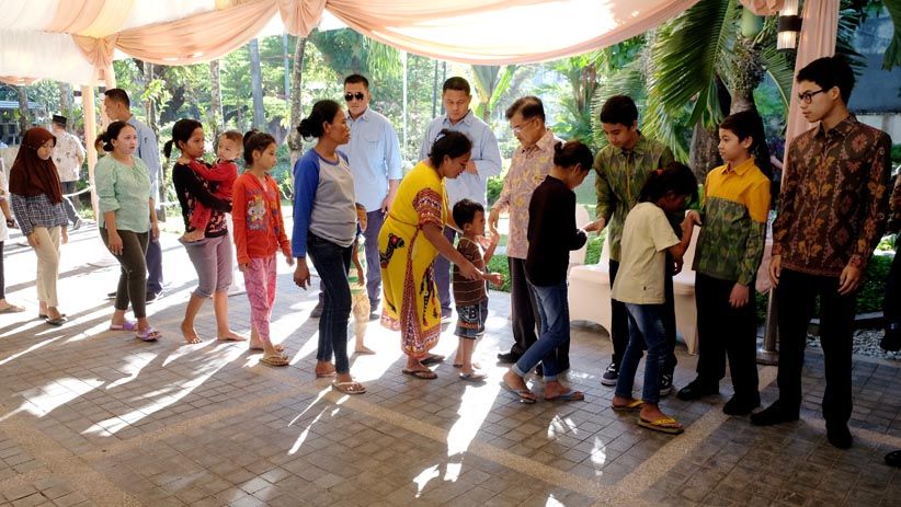 11.000 Warga Makassar Hadiri Halal Bihalal di Kediaman Wapres JK - Bagian 1