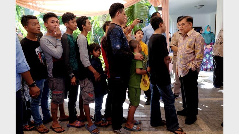 11.000 Warga Makassar Hadiri Halal Bihalal di Kediaman Wapres JK - Bagian 2