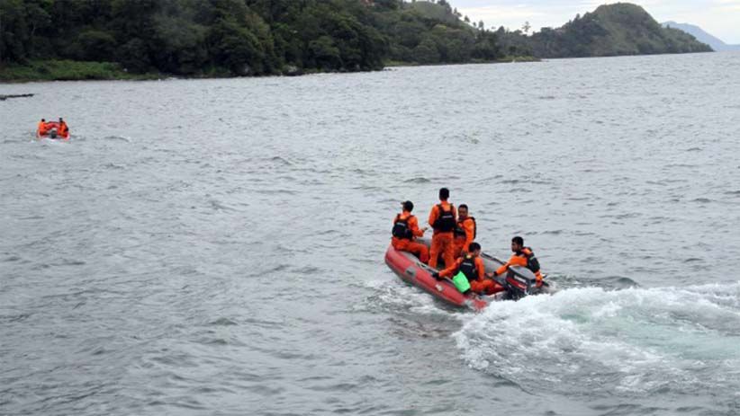 Basarnas Cari 65 Korban Hilang Kapal Tenggelam di Danau Toba - Bagian 1
