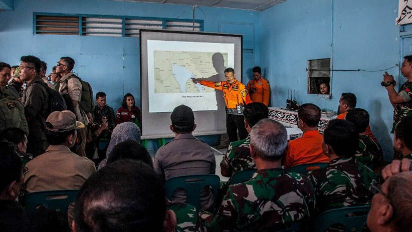 Keluarga Korban Kapal Tenggelam Berdoa di Tepi Danau Toba - Bagian 4
