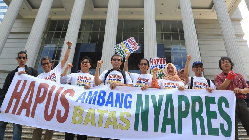 Aksi Aktivis Pro Demokrasi Hapus Ambang Batas Capres di MK - Bagian 1