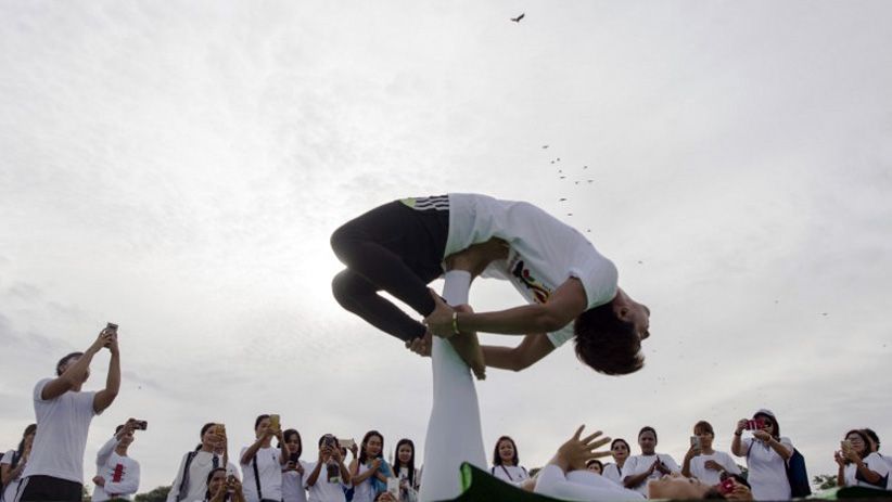 Warga Dunia Peringati Hari Yoga Internasional - Bagian 6