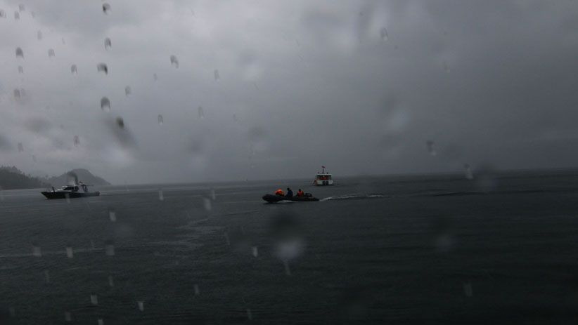 Tim SAR Gabungan Pasang Pendeteksi Kedalaman dan Kontur Danau Toba - Bagian 3