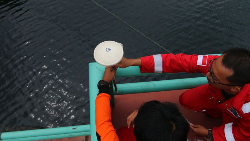 Tim SAR Gabungan Pasang Pendeteksi Kedalaman dan Kontur Danau Toba - Bagian 1