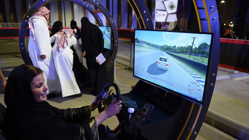  Foto-Foto Wanita Arab Saudi Bebas Mengemudi Mobil Mulai Hari Ini - Bagian 7