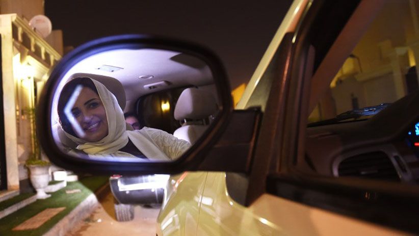  Foto-Foto Wanita Arab Saudi Bebas Mengemudi Mobil Mulai Hari Ini - Bagian 4