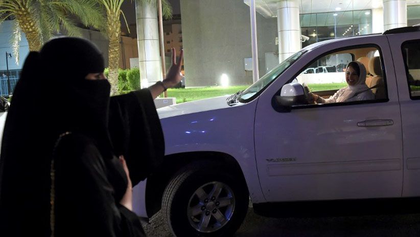  Foto-Foto Wanita Arab Saudi Bebas Mengemudi Mobil Mulai Hari Ini - Bagian 5