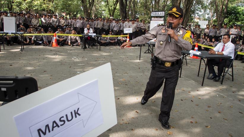 Polisi Amankan 1.016 TPS di Kota Solo saat Pilgub Jawa Tengah - Bagian 2