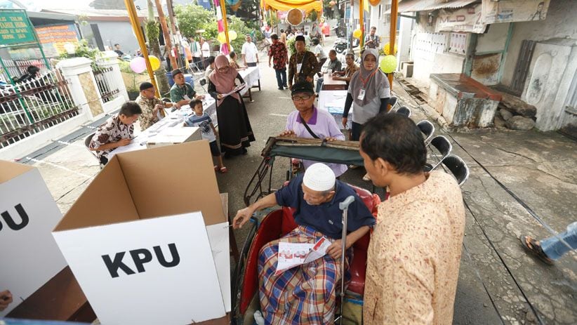 Pilgub Jabar, TPS 20 Depok Sediakan Becak untuk Pemilih Manula - Bagian 2