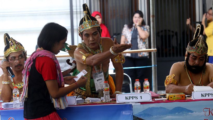 Berkonsep Budaya, TPS Ini Dijaga Tokoh-Tokoh Punakawan - Bagian 2