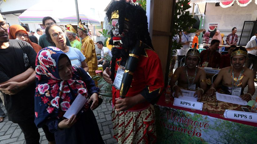 Berkonsep Budaya, TPS Ini Dijaga Tokoh-Tokoh Punakawan - Bagian 5