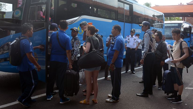 Terdampak Erupsi Gunung Agung, Bandara Notohadinegoro Jember Ditutup - Bagian 2