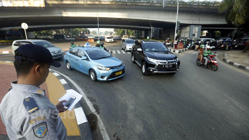 Perluasan Kebijakan Ganjil Genap di Jakarta Mulai Diuji Coba - Bagian 5