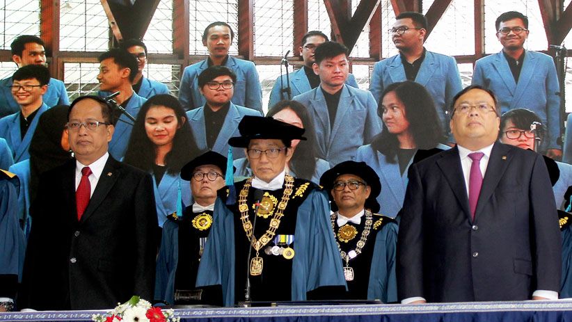 Berjasa dan Mengabdi, Menteri Bambang Terima Penghargaan dari ITB  - Bagian 4